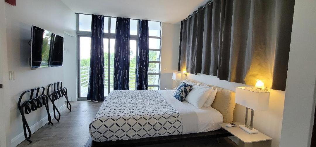מיאמי ביץ' Strand Ocean Drive Suites מראה חיצוני תמונה