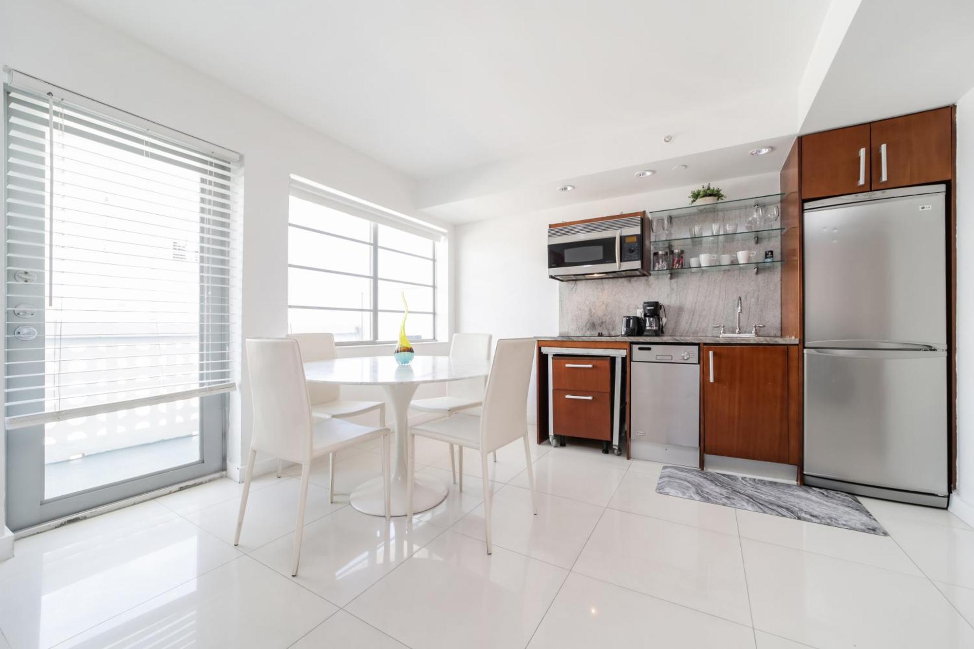 מיאמי ביץ' Strand Ocean Drive Suites מראה חיצוני תמונה